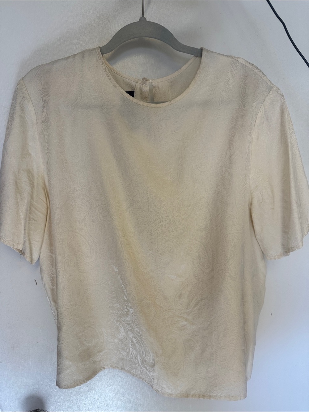 Laura and Jayne 100 % Silk Cream Short-Sleeve Women's Top